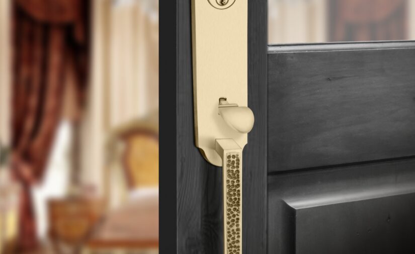 Laurent Monolithic Thumb Entrance Set In Satin Brass