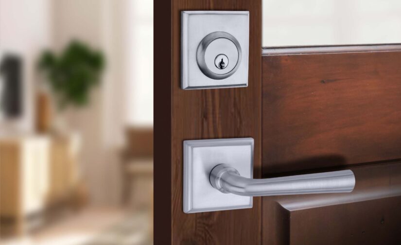 Onyx Deadbolt Set In Brushed Chrome